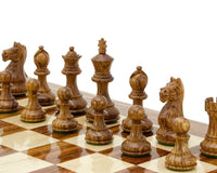 Pezzi degli scacchi Staunton Fierce Knight in Sheesham - 7,6 cm, con custodia per pezzi degli scacchi in legno scuro inclusa